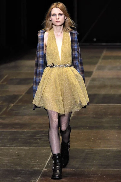 Look 4